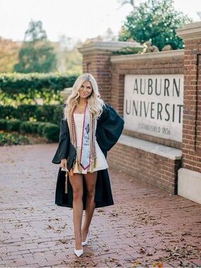 House of CB White Corset & Skirt Set (S/M) – Sold Out, Worn Once